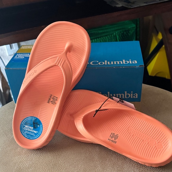 Columbia Shoes - Women’s Columbia Ramble Flip Apricot Fizz lightweight Size 6 New With Box
